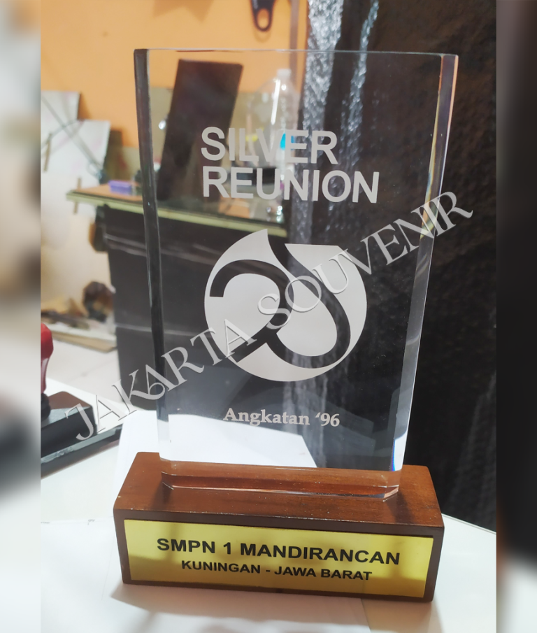 Plakat Akrilik Kayu Mewah Sekolah