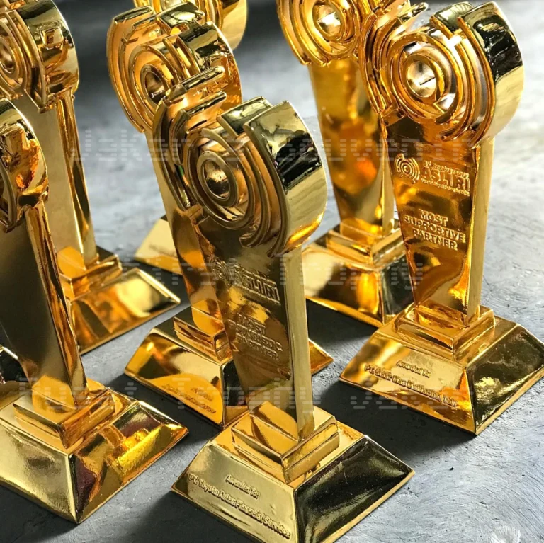 Trophy Partner